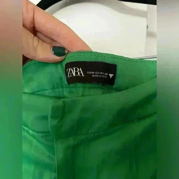 Zara women's green tailored shorts size M - Picture 2 of 5